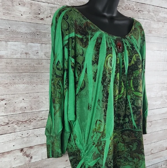 Elegant Green Women's Top - Picture 8 of 9